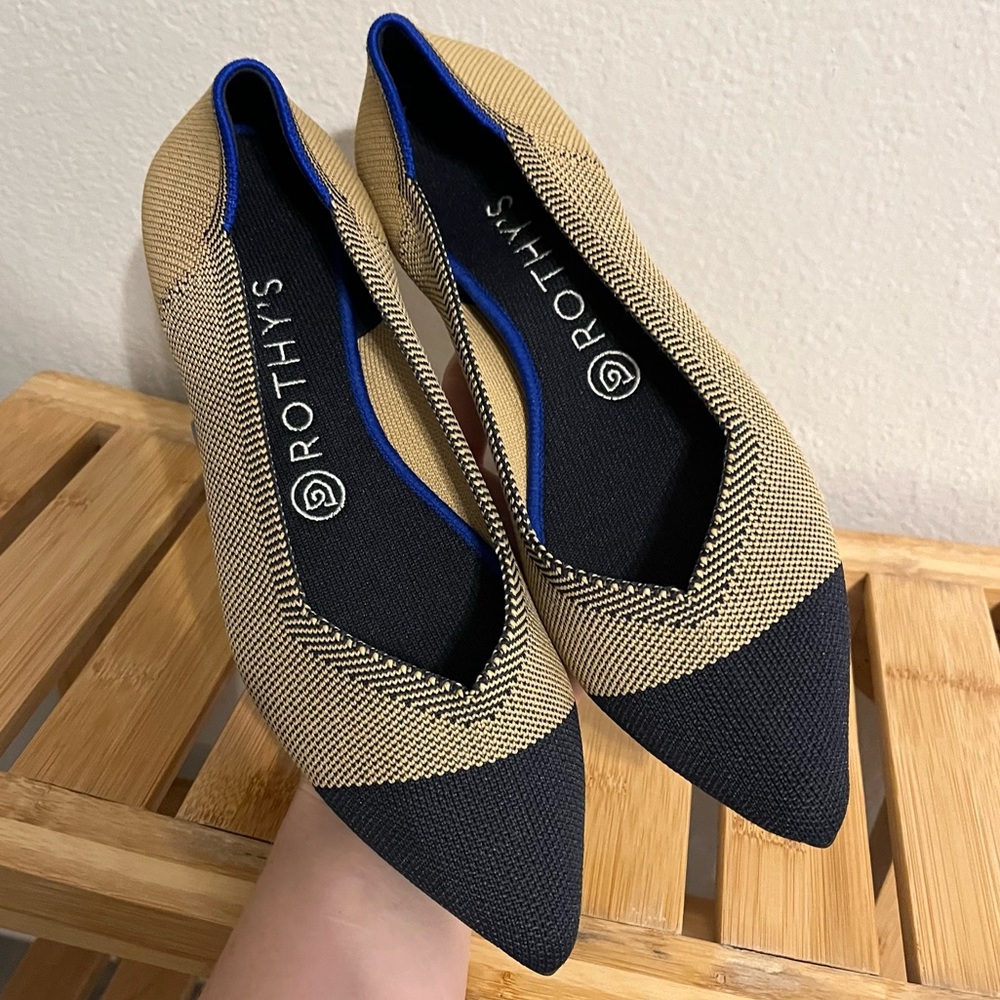 Rothy’s Limited Edition Retired The Point in Dune Cap Toe Size 8.5